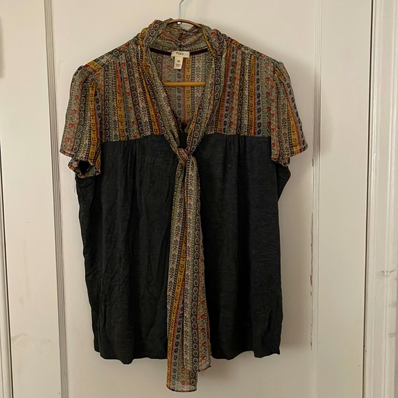 Anthropology “Tiny” shirt with long tie. - Picture 1 of 4